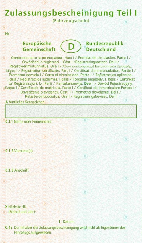 Dieses Foto zeigt ein Muster der Vorderseite der Zulassungsbescheinigung Teil I (Fahrzeugschein), Dokument mit Halter- und Fahrzeugdaten